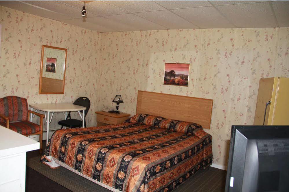 Bluebird Motel Innisfail Exterior foto